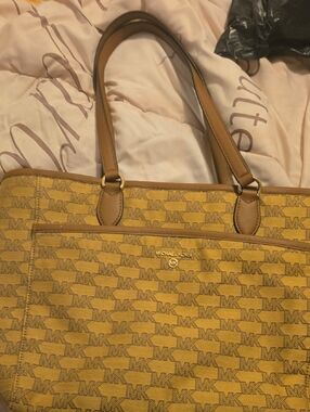 🔥𝐒𝐀𝐋𝐄🔥MICHAEL KORS ‘SAMMY’ TOTE NWT